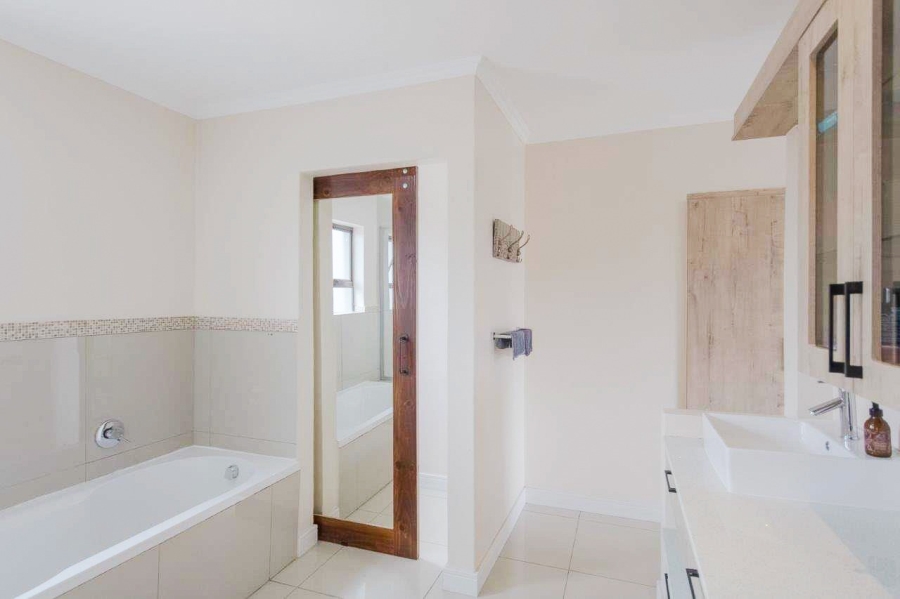 4 Bedroom Property for Sale in Xanadu Eco Park North West